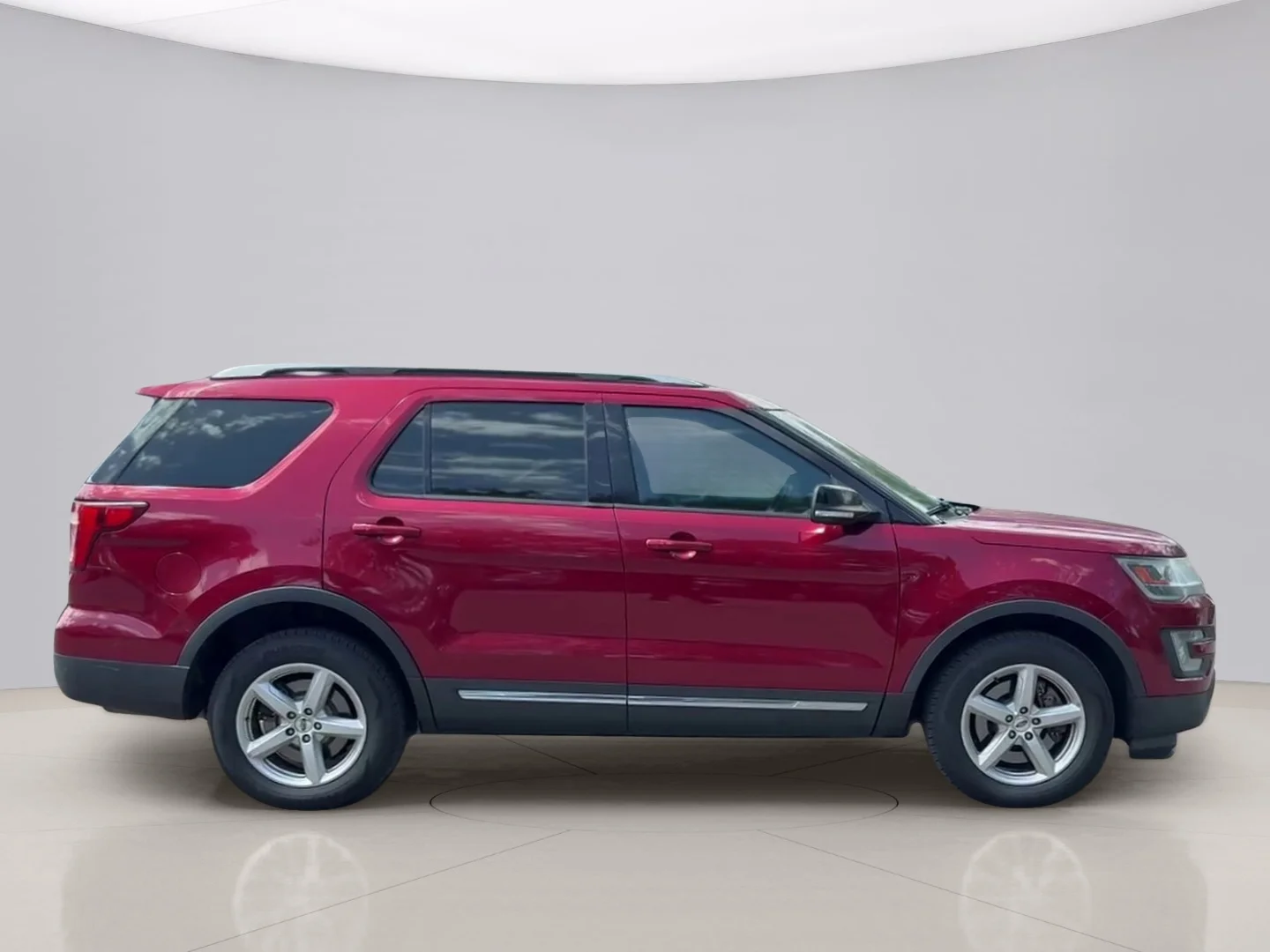 Used 2016 Red Ford XLT image 6