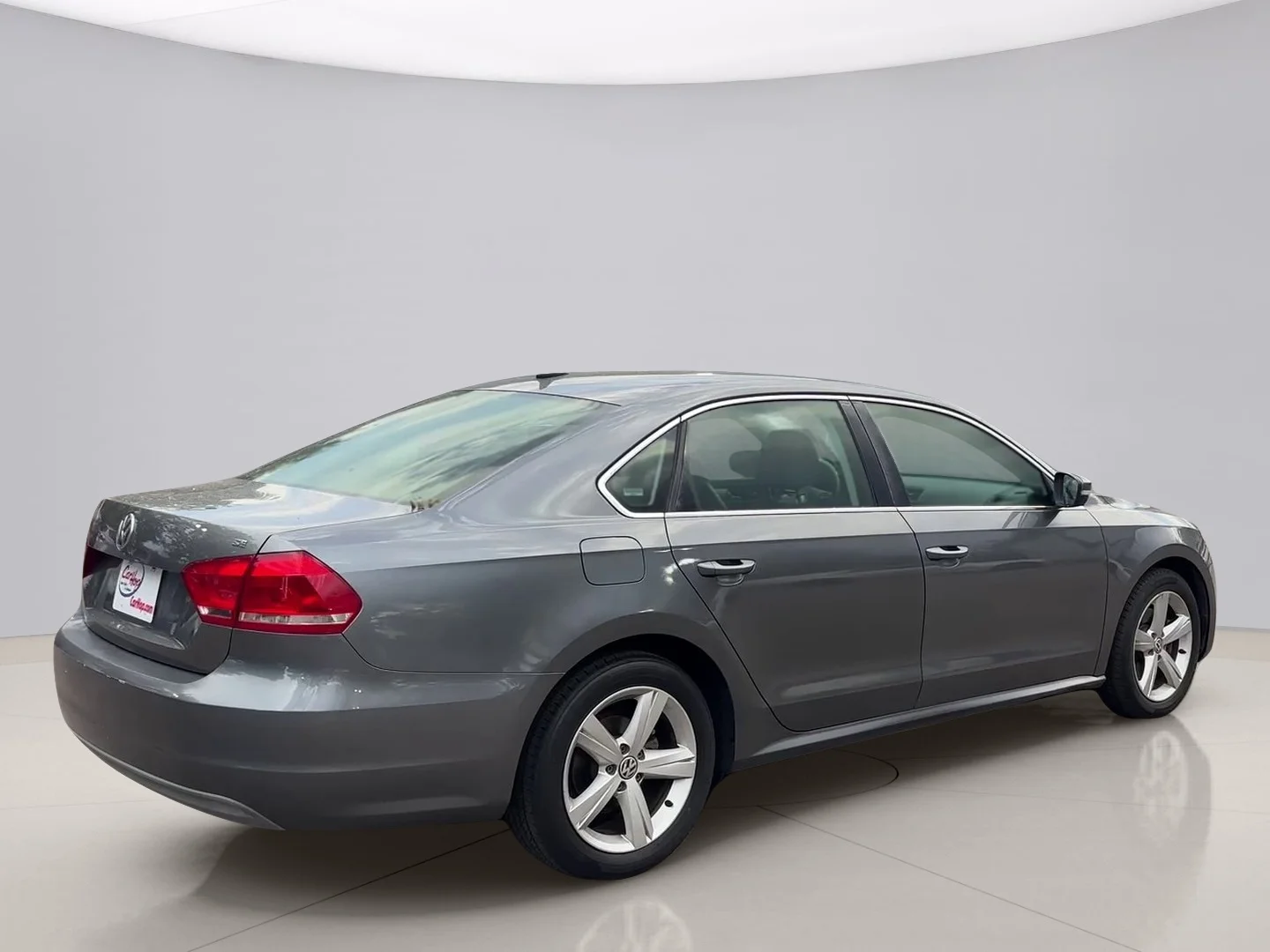 Used 2013 Gray Volkswagen SE image 5