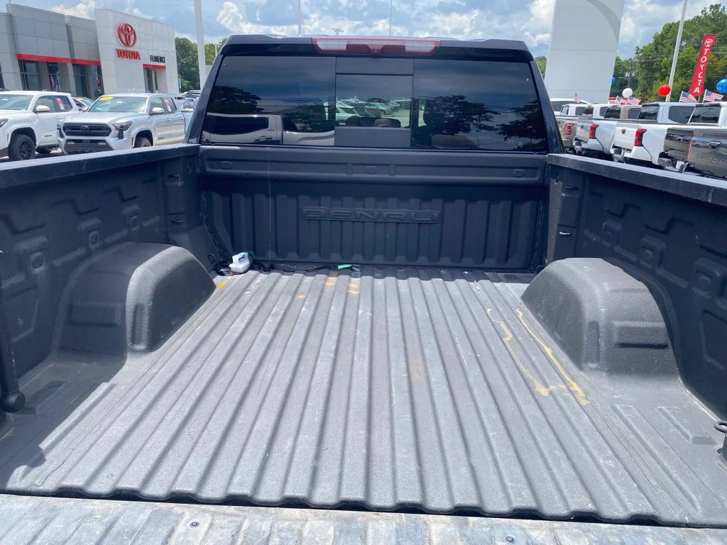 Used 2022 Silver GMC Denali image 10