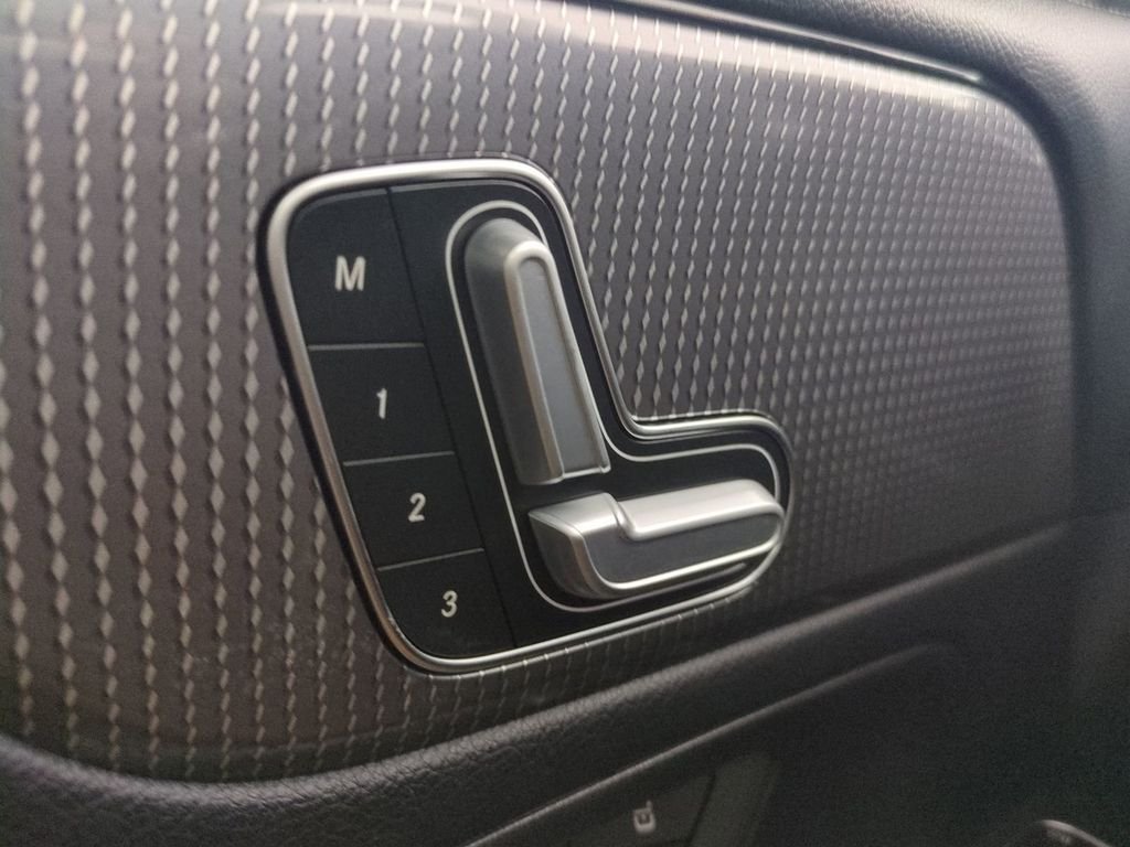 2022 Mercedes-Benz GLB Base - Photo 22