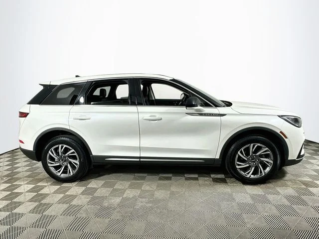 Certified Used 2023 White Lincoln Standard image 2