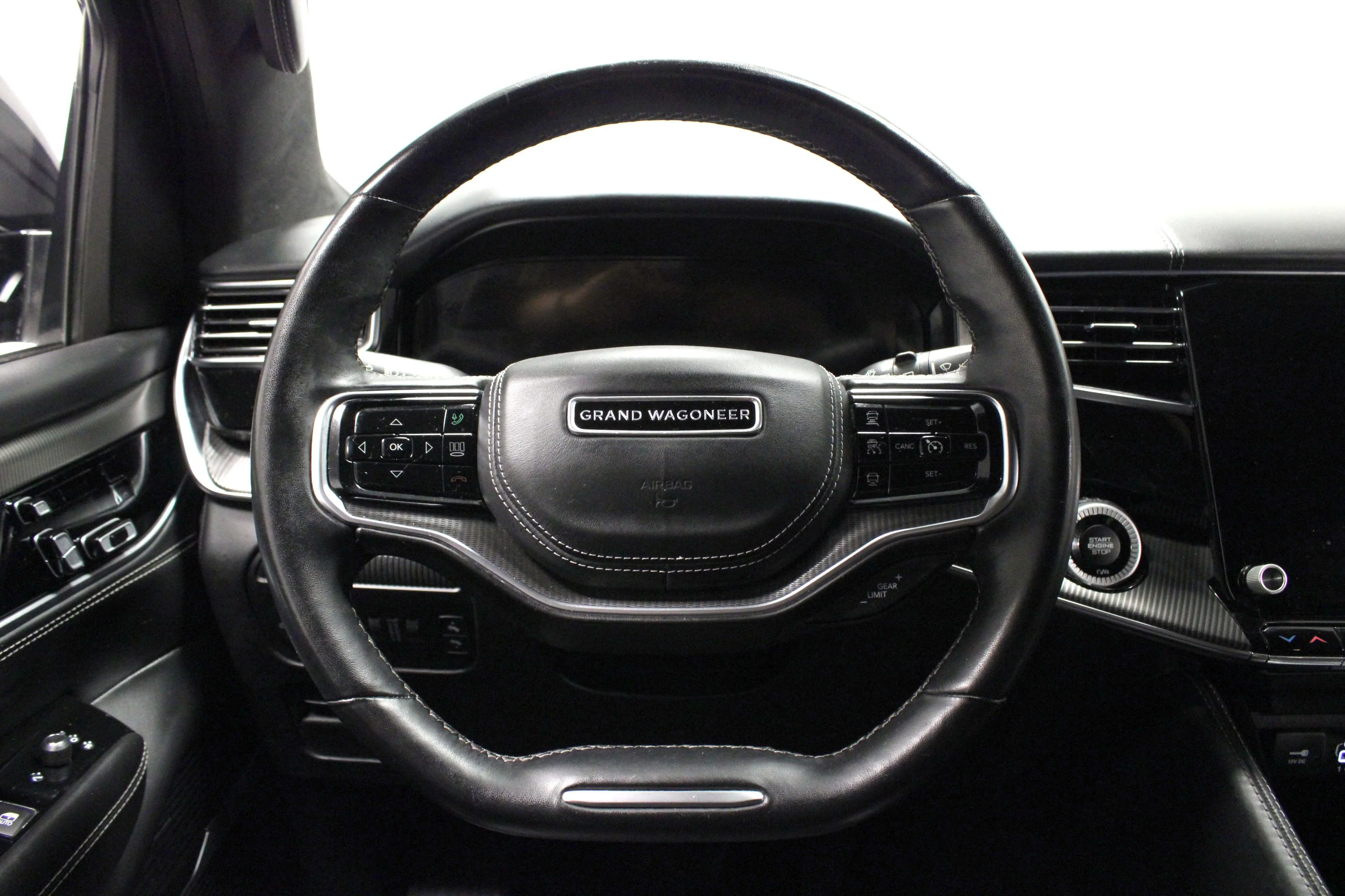 Used 2023 Diamond Black Crystal Pearlcoat Jeep Series II image 25