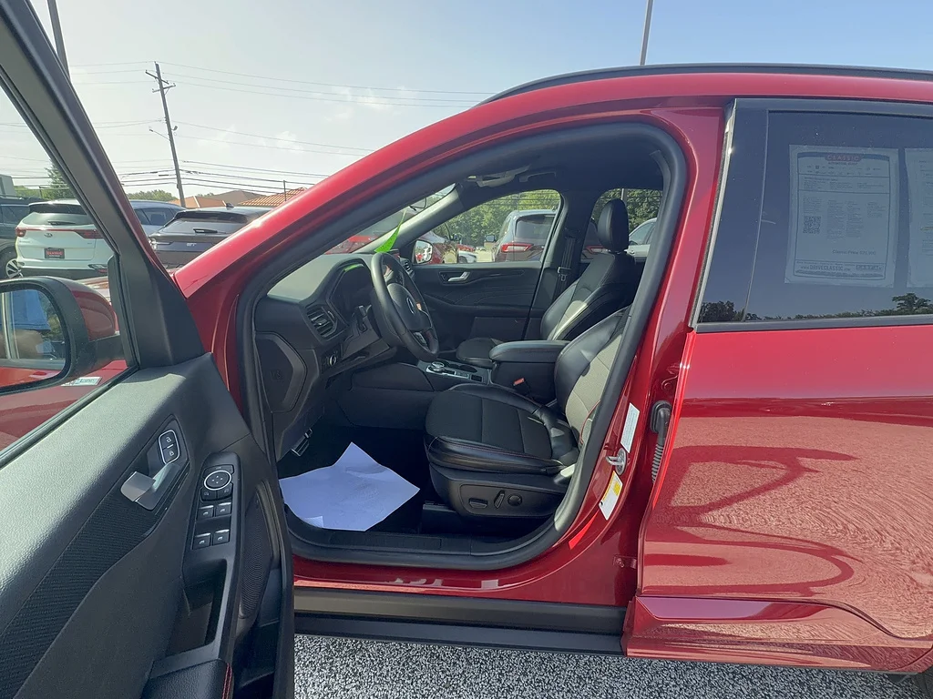 Used 2024 Rapid Red Metallic Tinted Clearcoat Ford ST-Line Select image 11