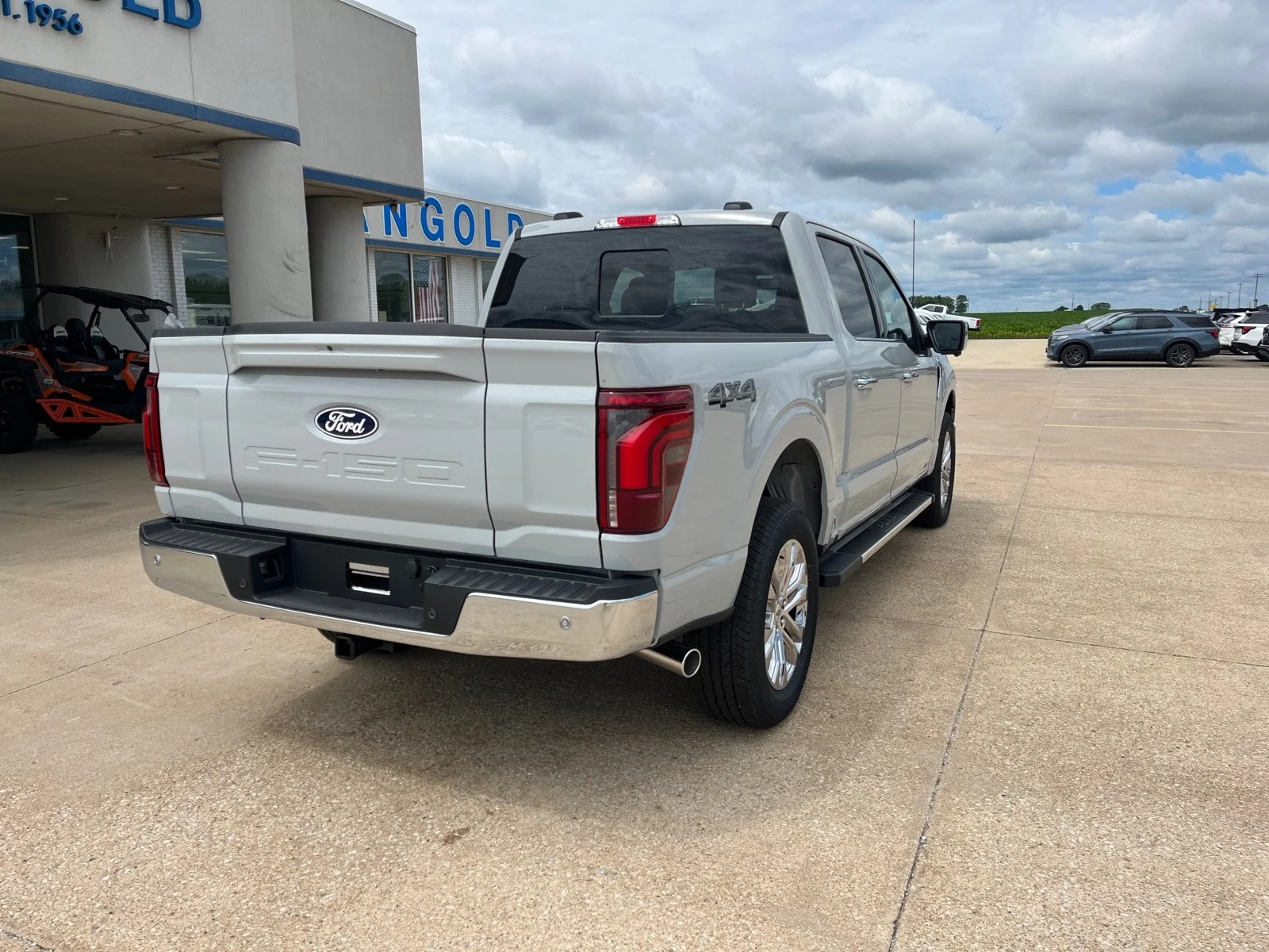 New 2026 Avalanche Ford Lariat® image 7