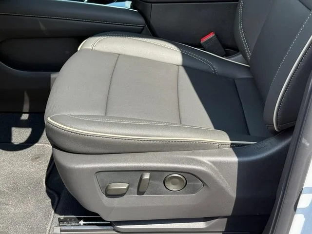 New 2026 Polar White Tricoat Chevrolet Premier image 15