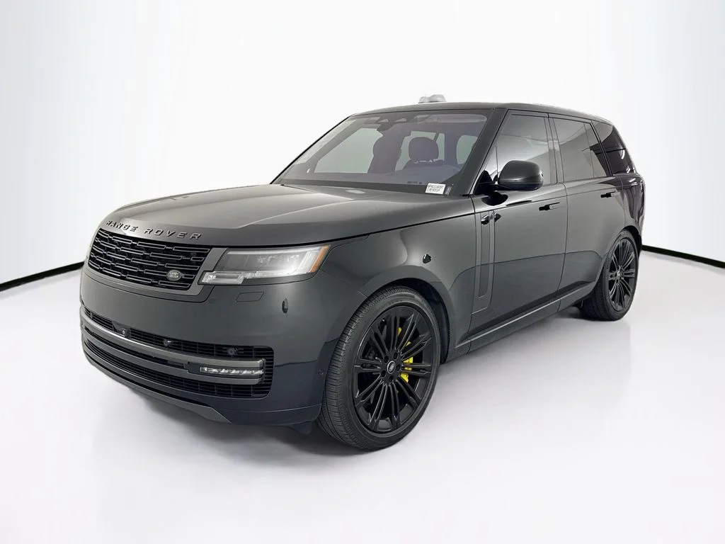 Used 2023 Black Land Rover SE image 1