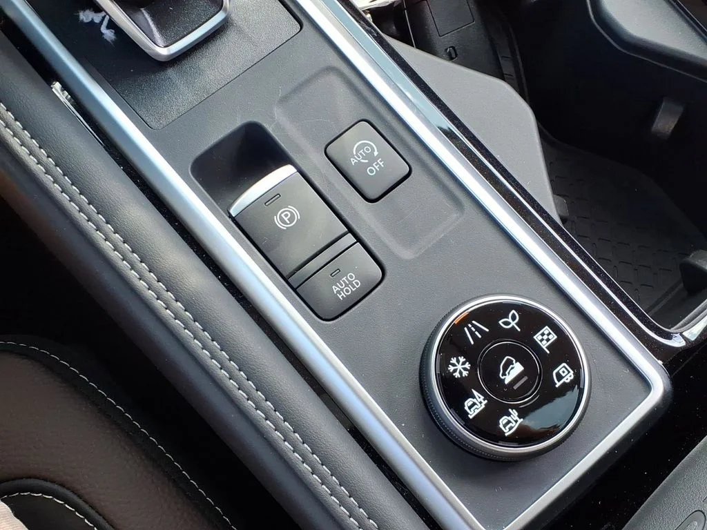 2026 Nissan Pathfinder Platinum - Photo 21