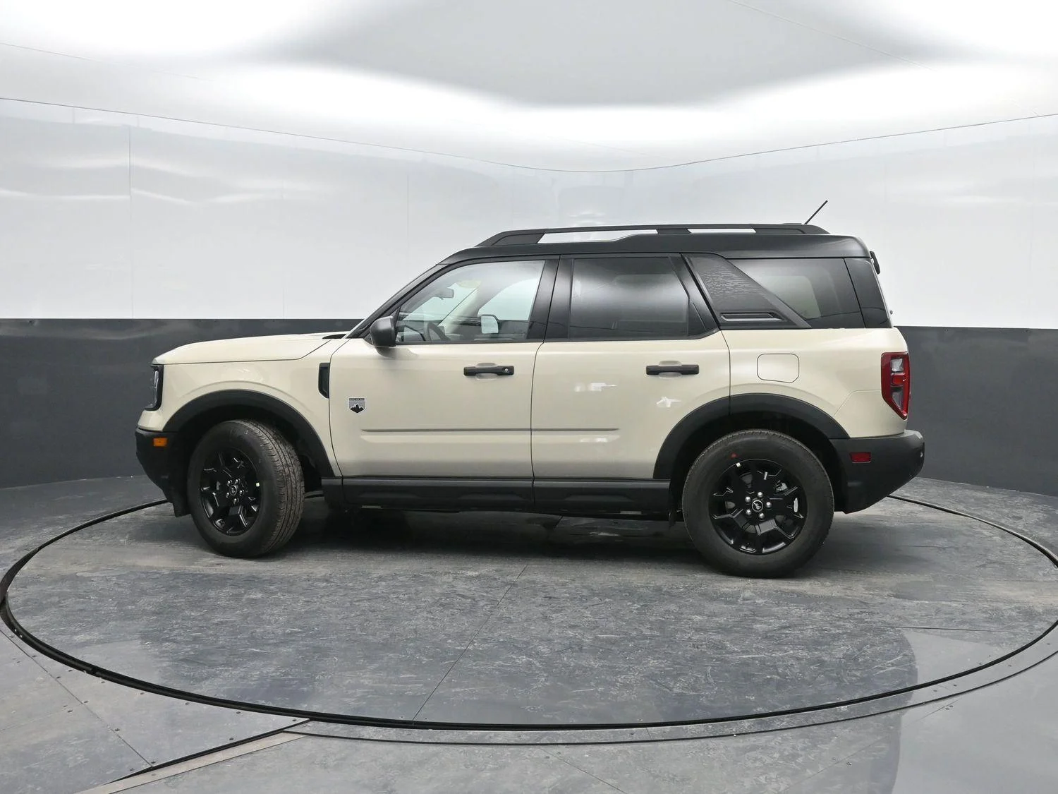 New 2025 Desert Sand Ford Big Bend® image 38
