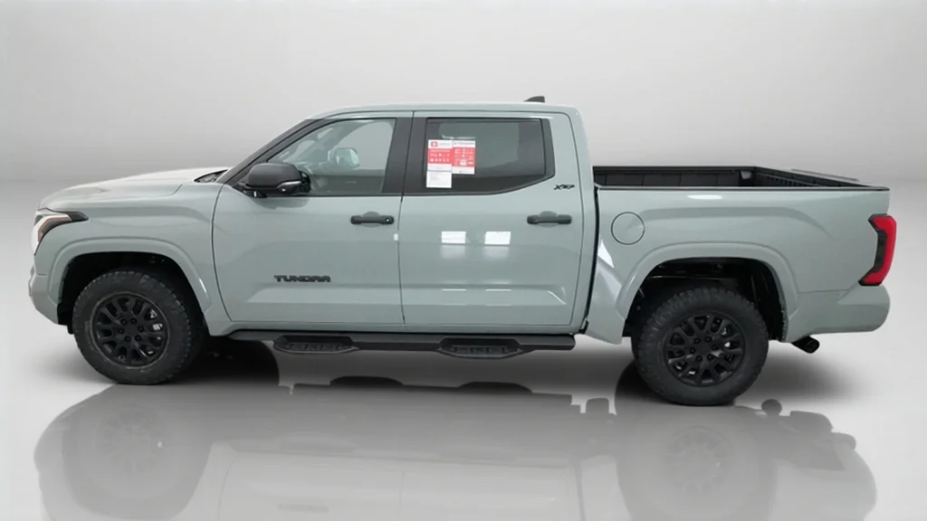 New 2026 Lunar Rock Toyota SR5 image 32