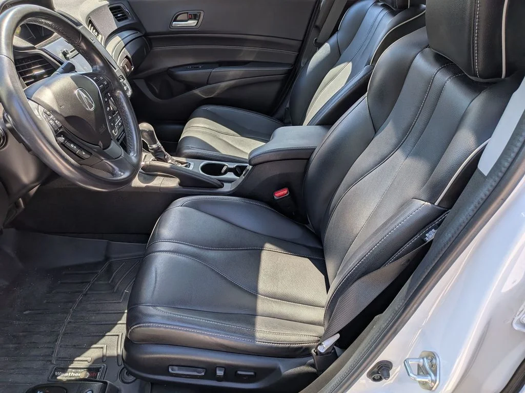 Used 2022  Acura Premium Package image 11