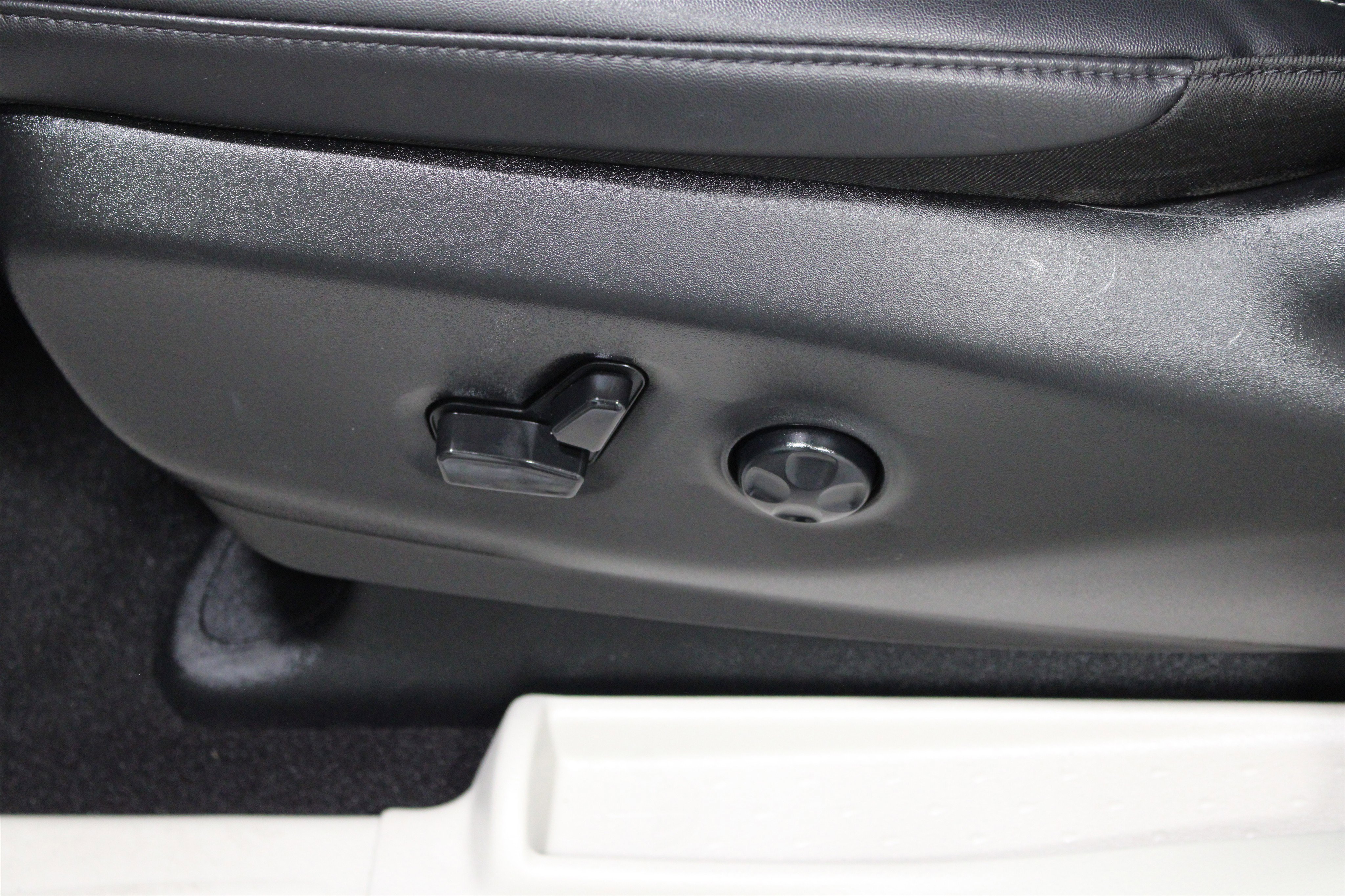 Used 2024 Bright White Clearcoat Chrysler Touring L image 5