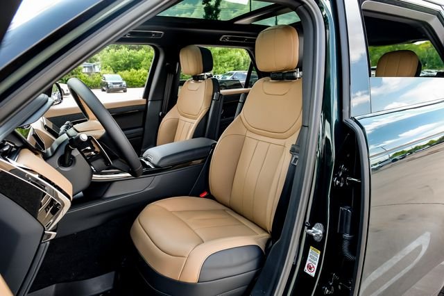 New 2026  Land Rover Dynamic SE image 39