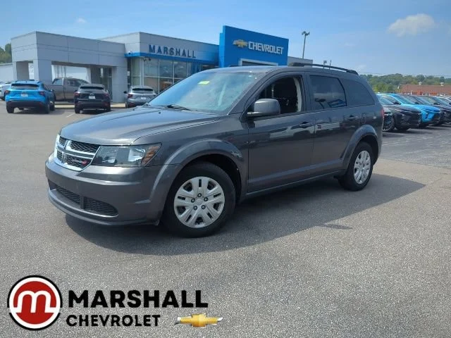 Used 2018  Dodge SE image 1