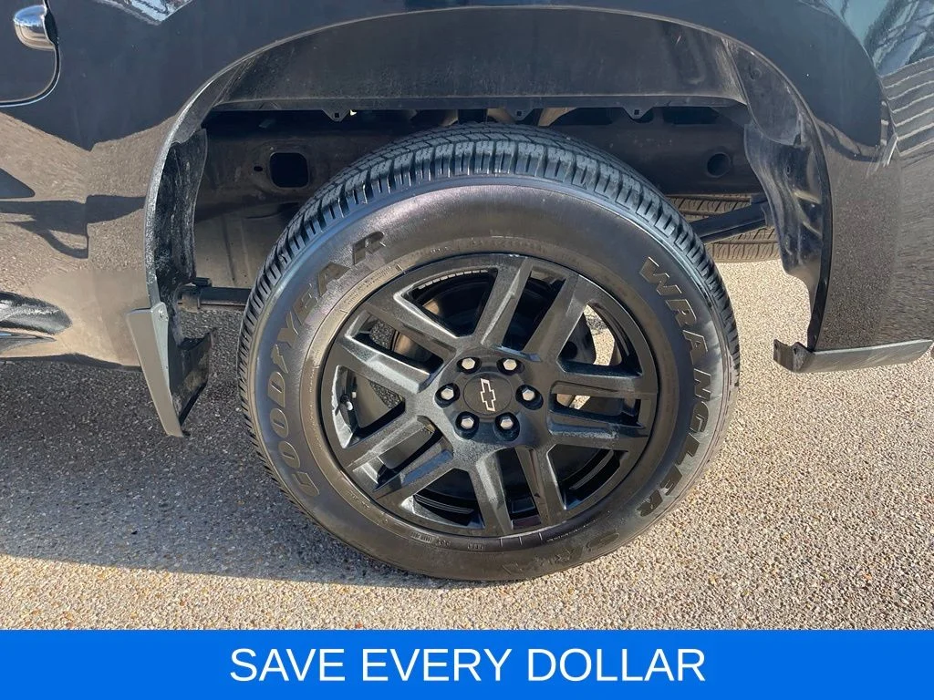 Used 2022 Black Chevrolet Custom image 21