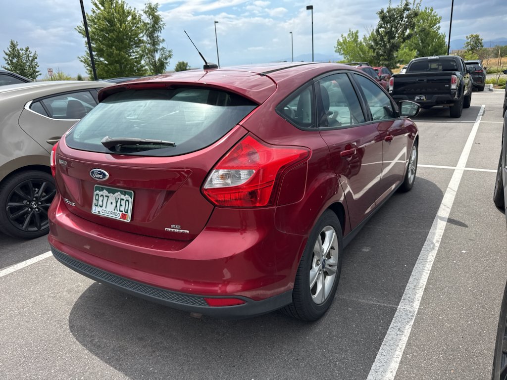 Used 2014 Maroon Ford SE image 4