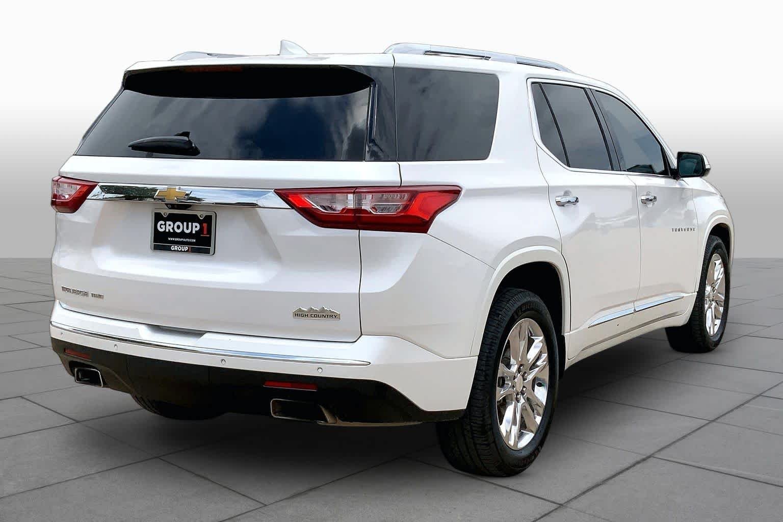 Used 2021 Iridescent Pearl Tricoat Chevrolet High Country image 13