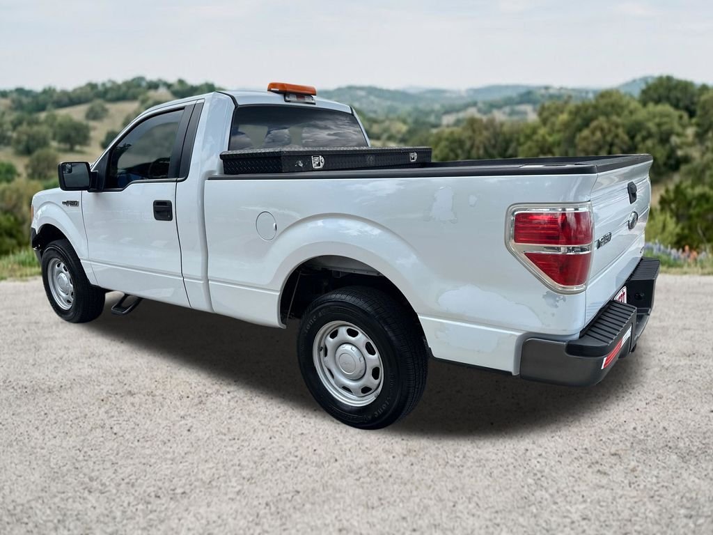 Used 2013 White Ford XL image 7