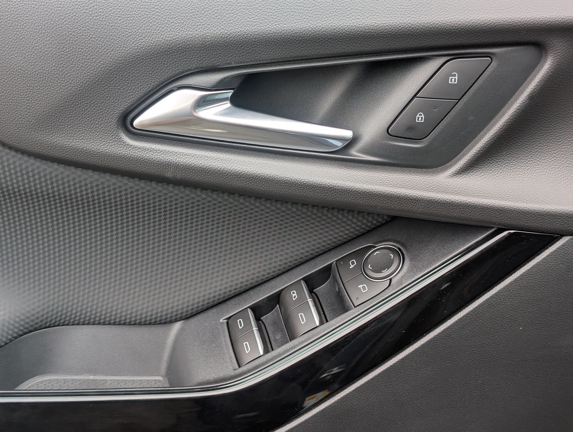 2027 Chevrolet Equinox RS - Photo 18