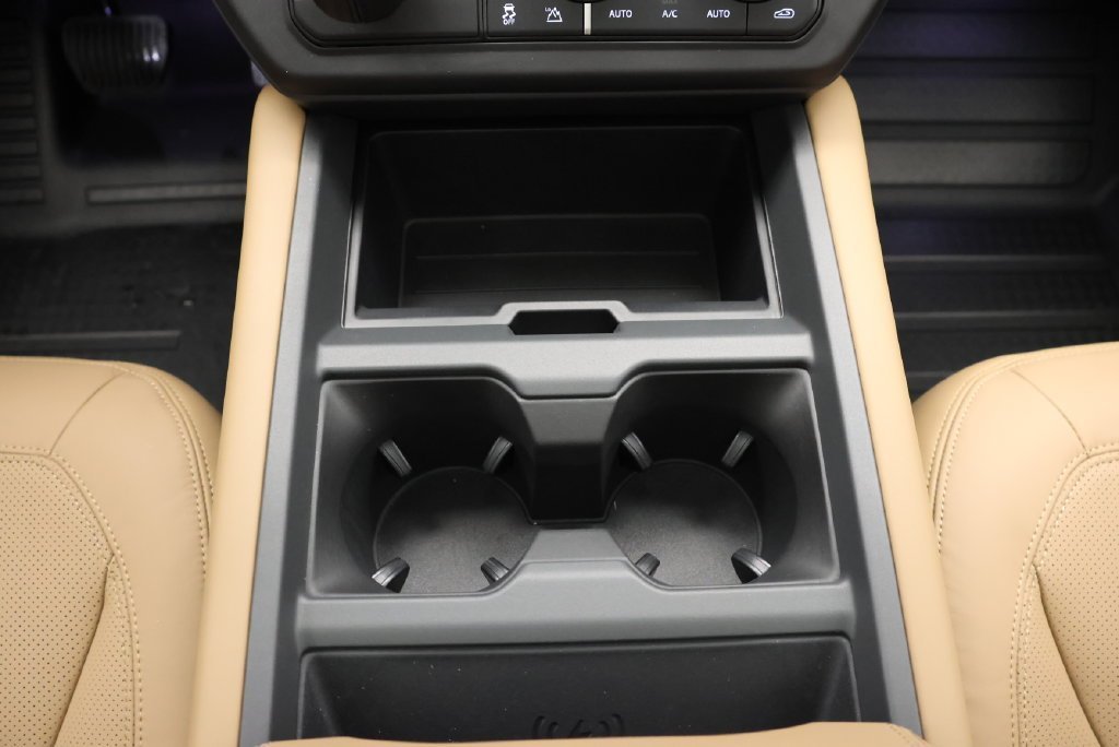 New 2026 Fuji White LAND ROVER S image 25