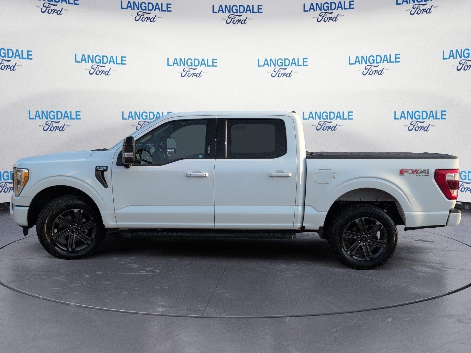 Used 2023 Oxford White Ford Lariat image 10