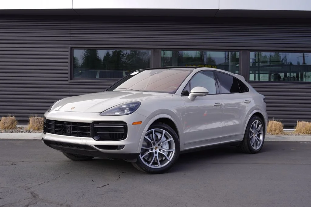 2023 Porsche Cayenne Turbo's photo