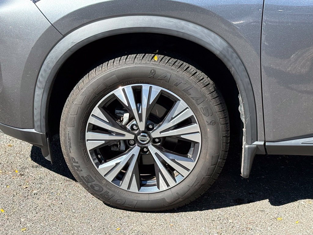 Used 2021 Gray Nissan SV image 10