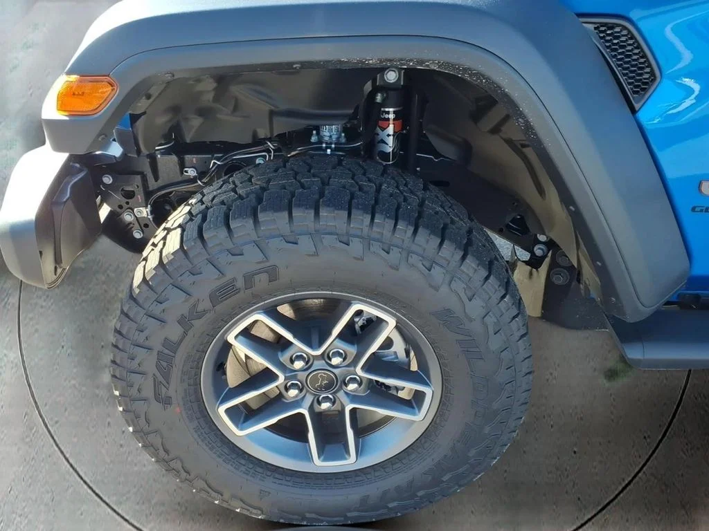 New 2026 Hydro Blue Pearlcoat Jeep Mojave image 4