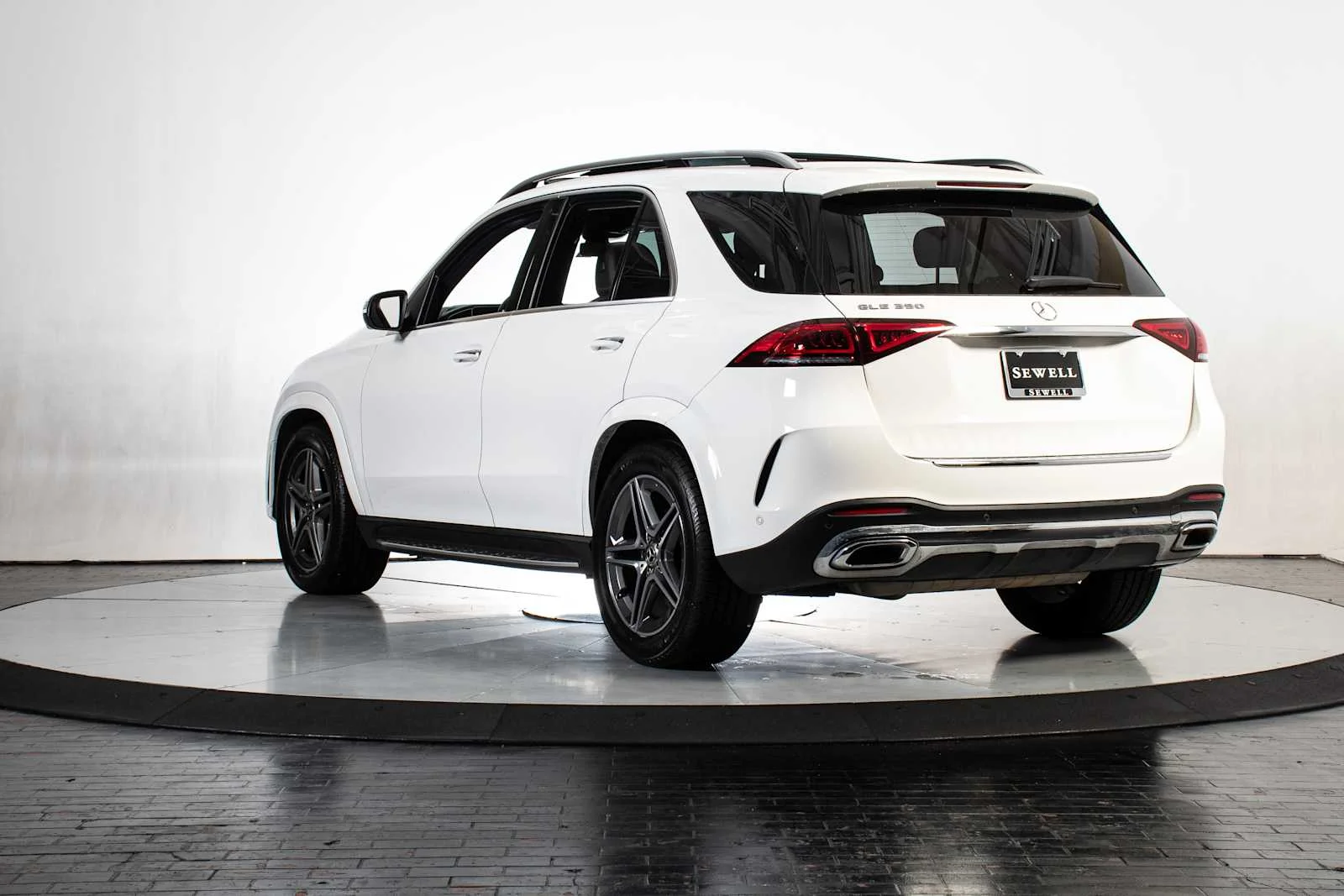 Used 2022 Polar White Mercedes-Benz GLE 350 image 4