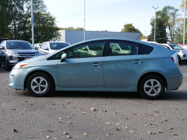 Used 2012 Pearl Toyota Three image 3