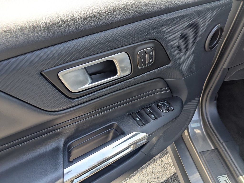 Used 2024  Ford GT Premium image 11