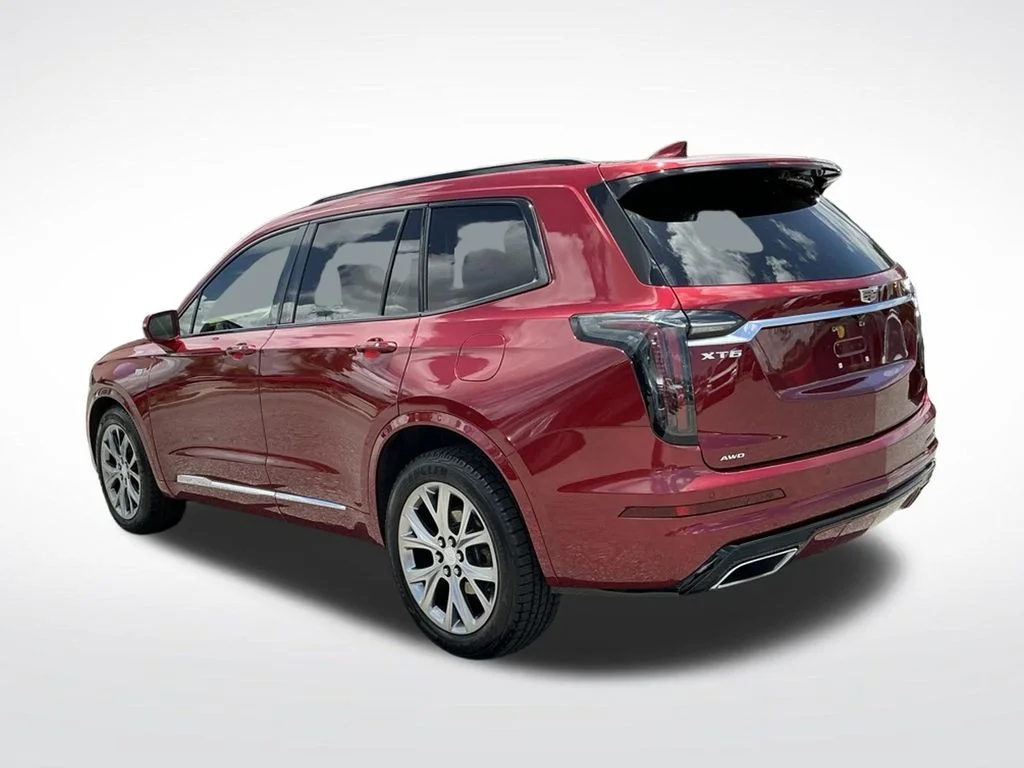 Used 2020 Red Cadillac Sport image 8