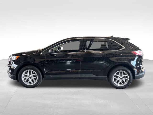 Used 2023 Black Ford SEL image 2