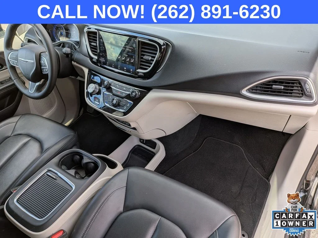 Used 2024 Black Chrysler Touring L image 31