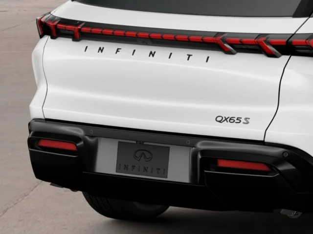 New 2027 2T RAD WHT INFINITI Sport AWD image 14