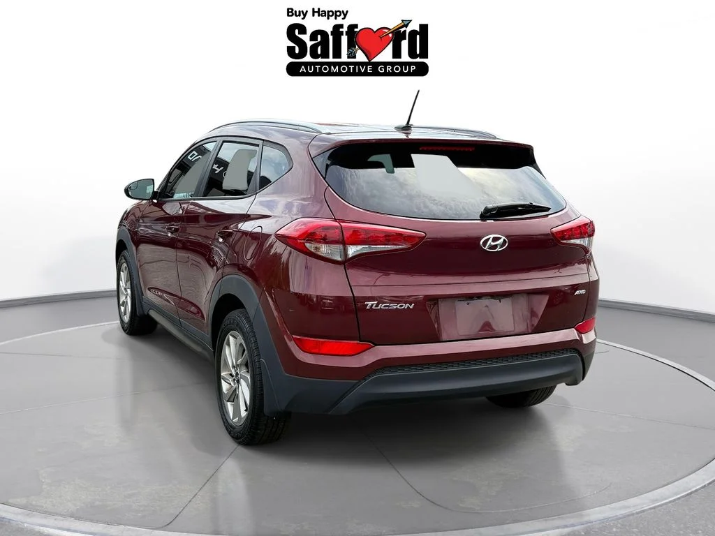 Used 2016 Red Hyundai SE image 4