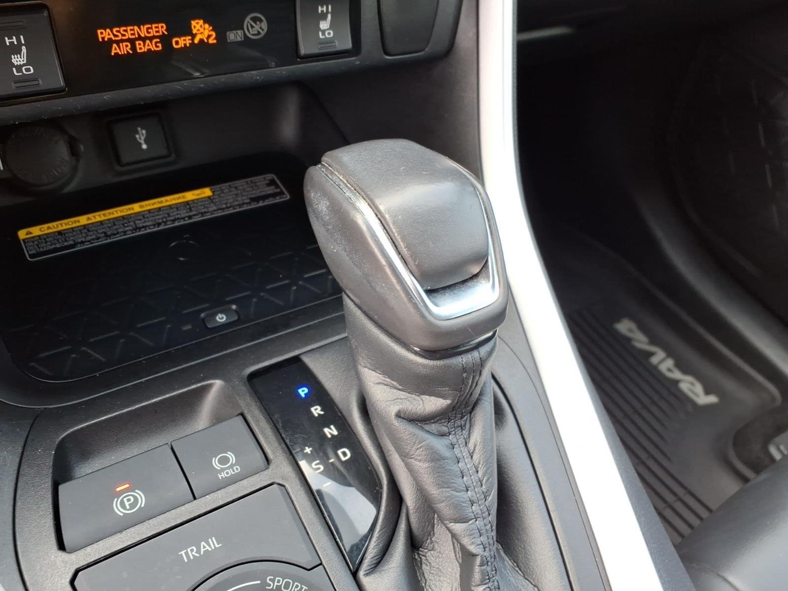 Used 2020 Magnetic Gray Metallic w/Midnight Black Roof Toyota Hybrid XSE image 9