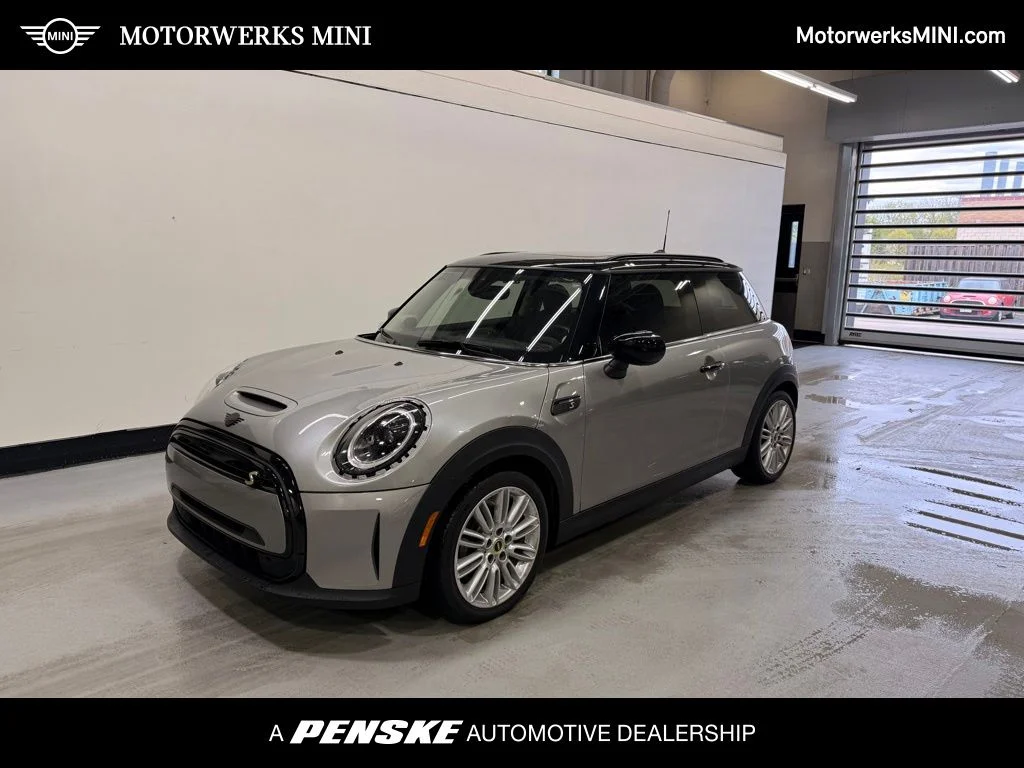 2024 MINI Hardtop Cooper SE's photo