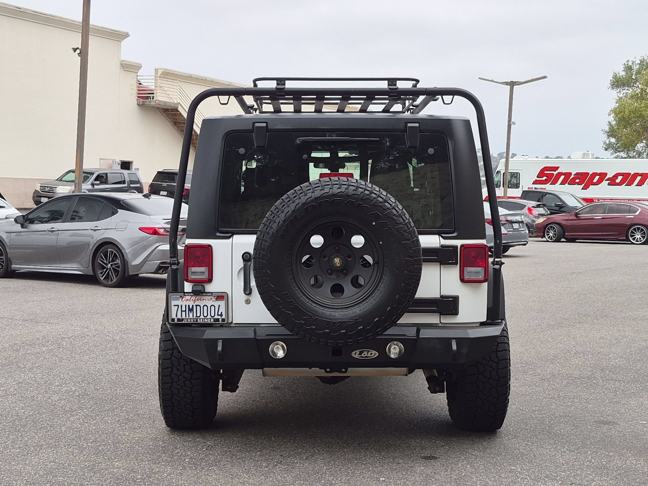 Used 2015 Bright White Clearcoat Jeep Sport image 4