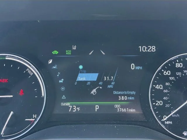Used 2021 White Toyota Platinum image 9