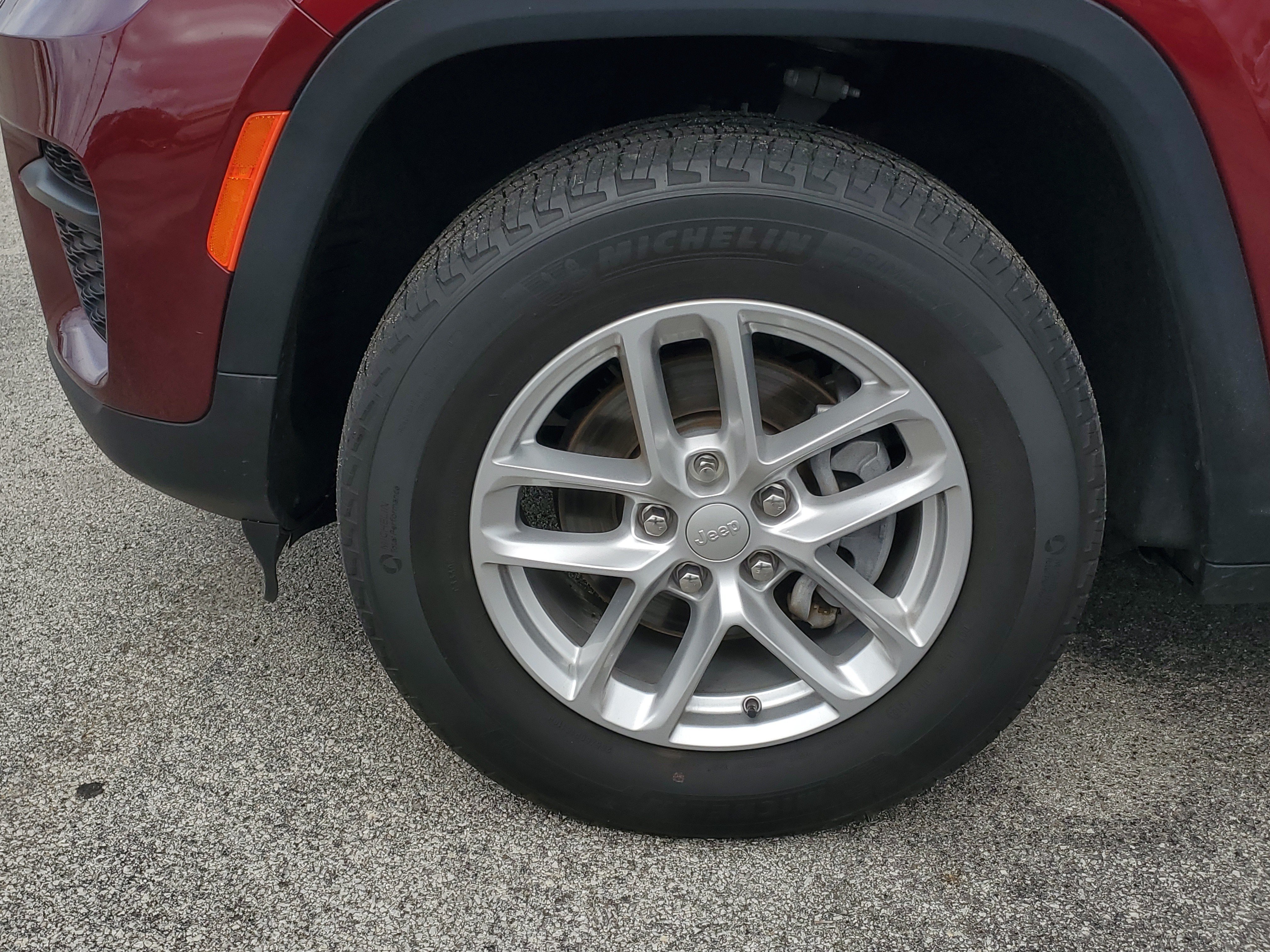 Used 2023 Velvet Red Pearlcoat Jeep Laredo image 10