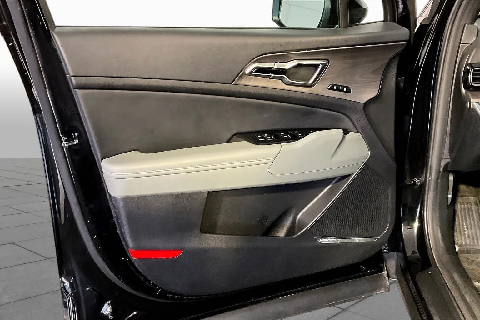 Used 2023 Fusion Black Kia X-Line Prestige image 21