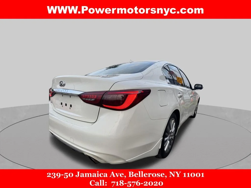 Used 2018 White INFINITI 3.0t LUXE image 12