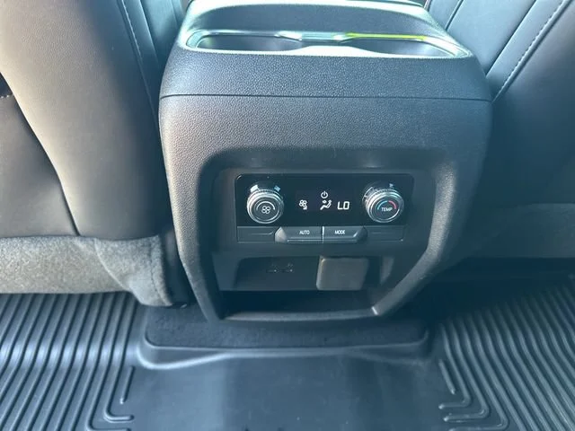 2025 GMC Acadia AT4 - Photo 25