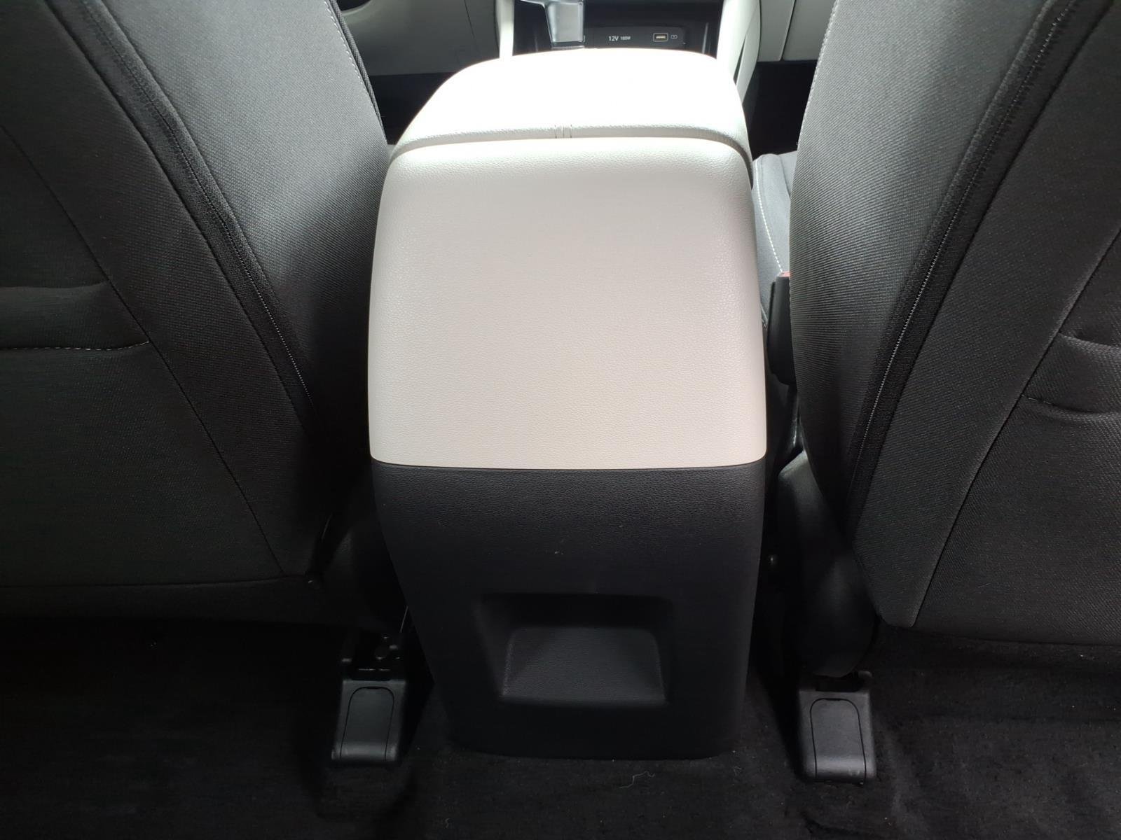 Used 2024 Shimmering Silver Hyundai SE image 27