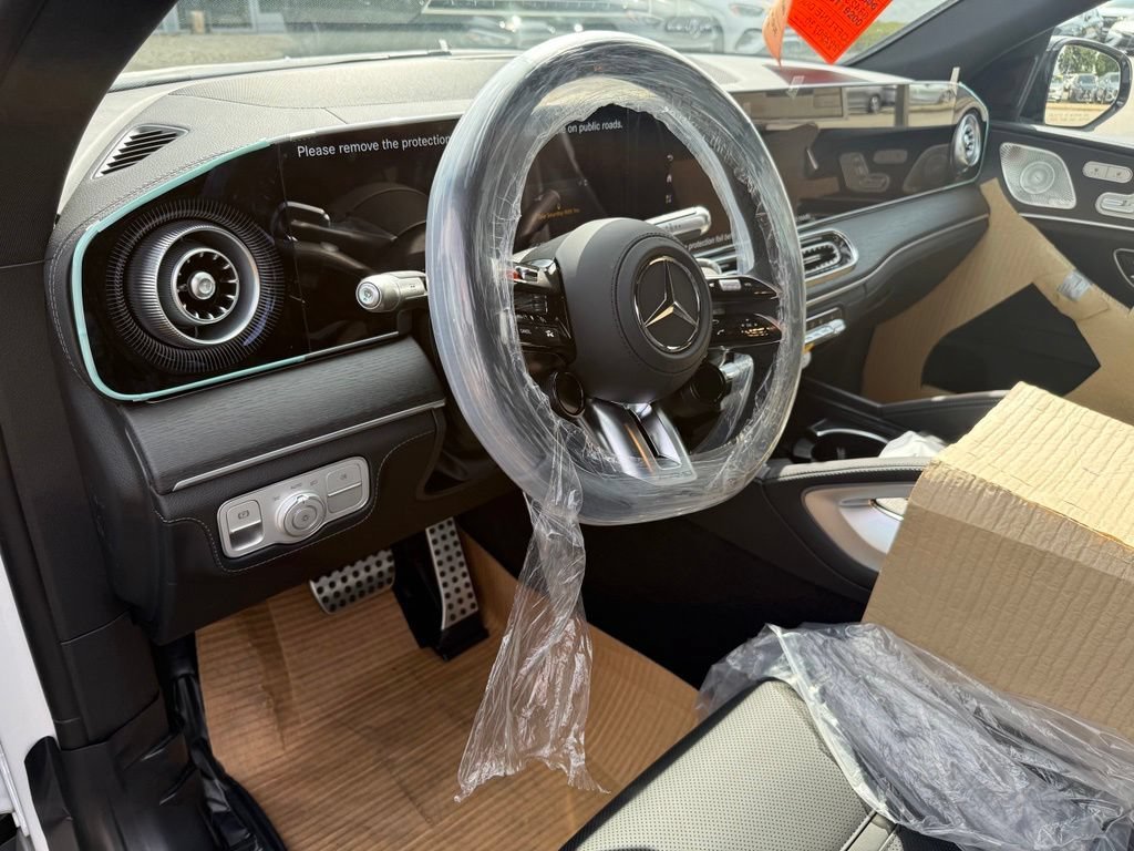 New 2027 MANUFAKTUR Moonlight White Metallic Mercedes-Benz AMG® GLE 53e 4MATIC+ Coupe image 18