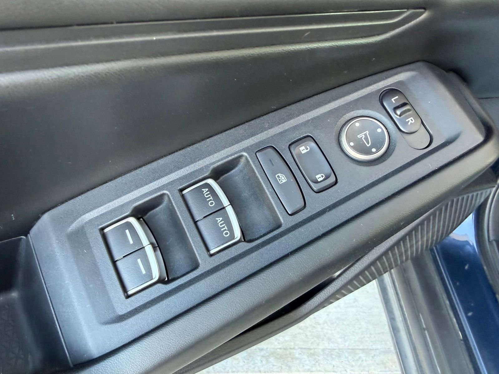 2023 Honda Accord EX - Photo 10