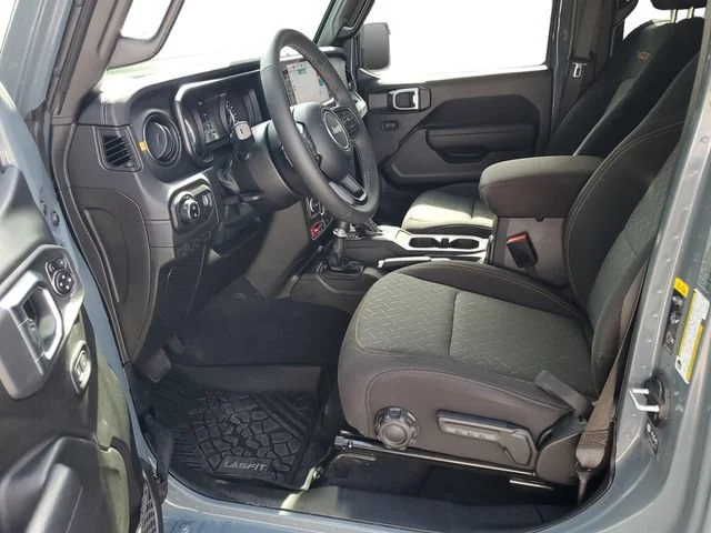 Used 2025 Anvil Clearcoat Jeep Mojave image 9