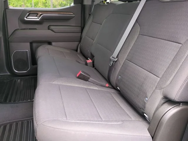 Used 2022 White Chevrolet LT image 29