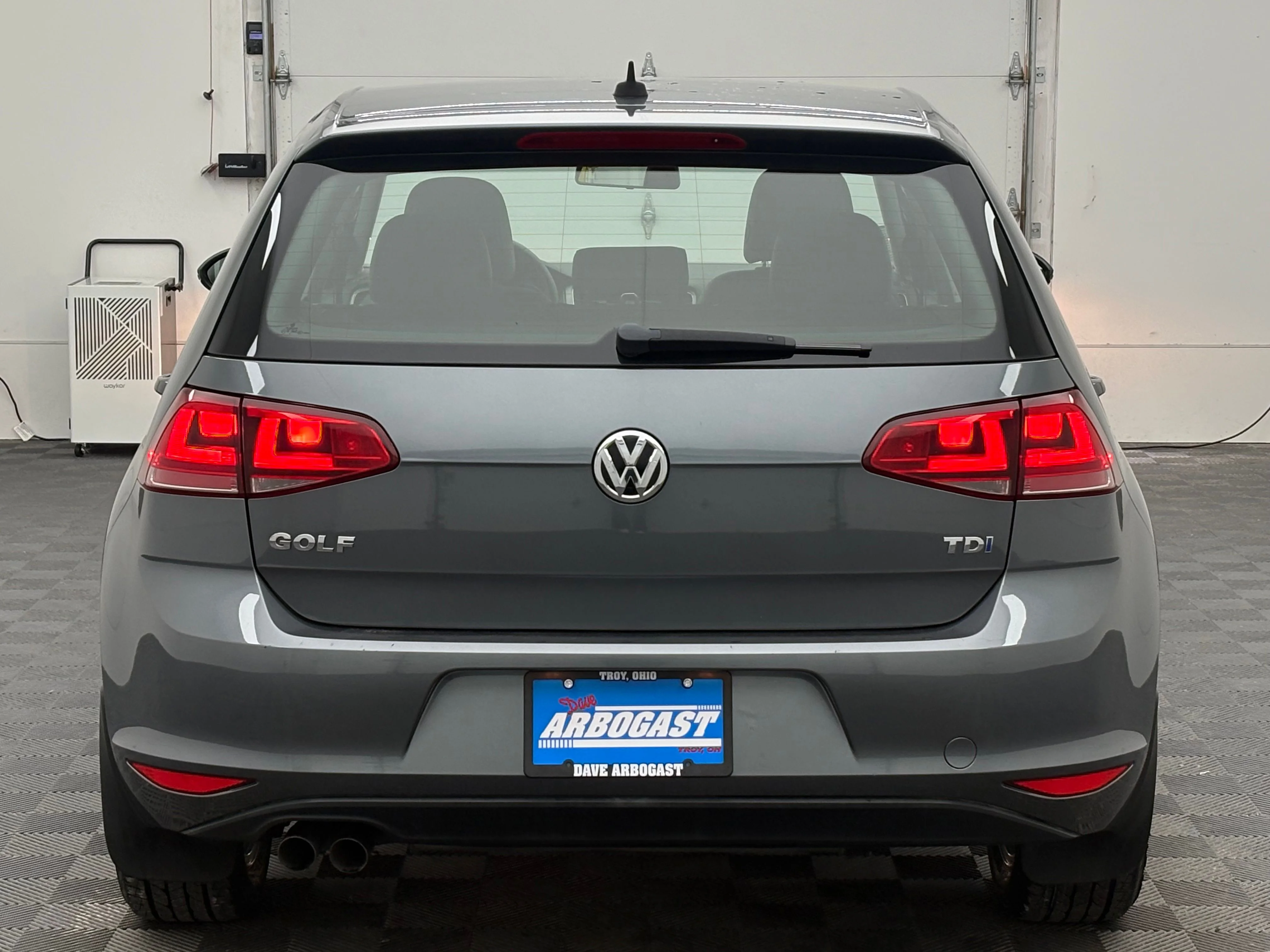 Used 2015 Platinum Gray Metallic Volkswagen TDI S 4-Door image 6