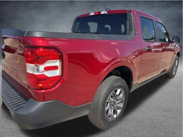 Used 2025 Red Ford XLT image 21